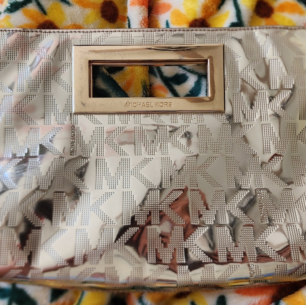 Michael‎ Kors Berkley Clutch, gold metallic monogram, clutch - Picture 10 of 11